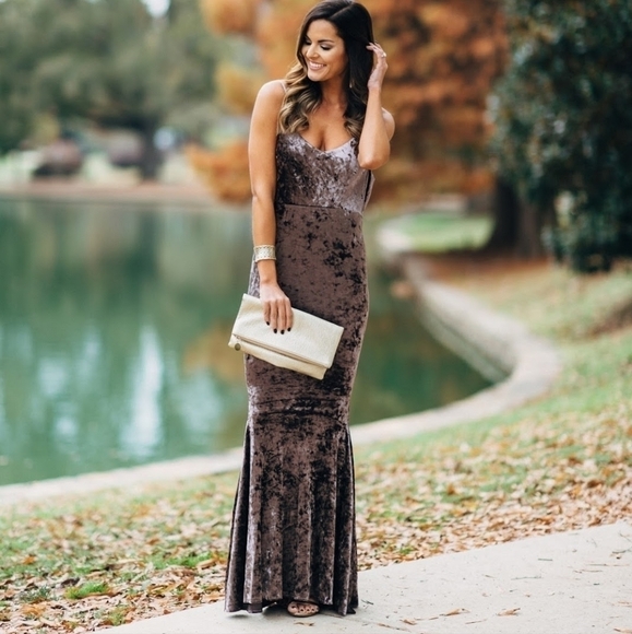 L • Olivaceous • Mermaid Backless Crushed Velvet Gown - Picture 5 of 7